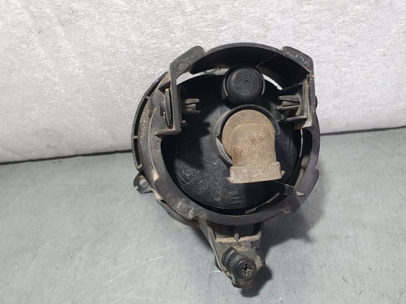 Recambio de faro antiniebla derecho para ssangyong rodius xdi referencia OEM IAM SIN REF  
