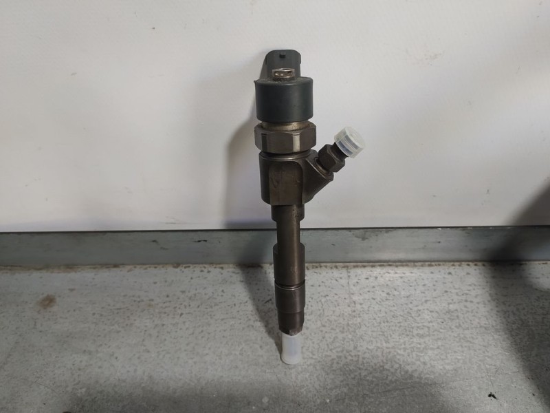 Recambio de inyector para renault laguna ii (bg0) 1.9 dci diesel referencia OEM IAM 7700111014 0445110021 BOSCH