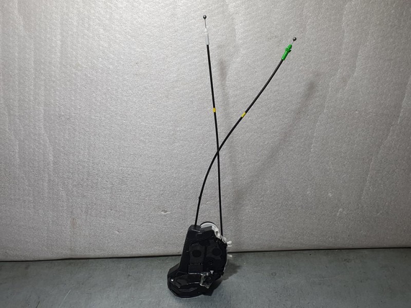 Recambio de cerradura puerta trasera derecha para toyota yaris active referencia OEM IAM 690500D310  2 PINES