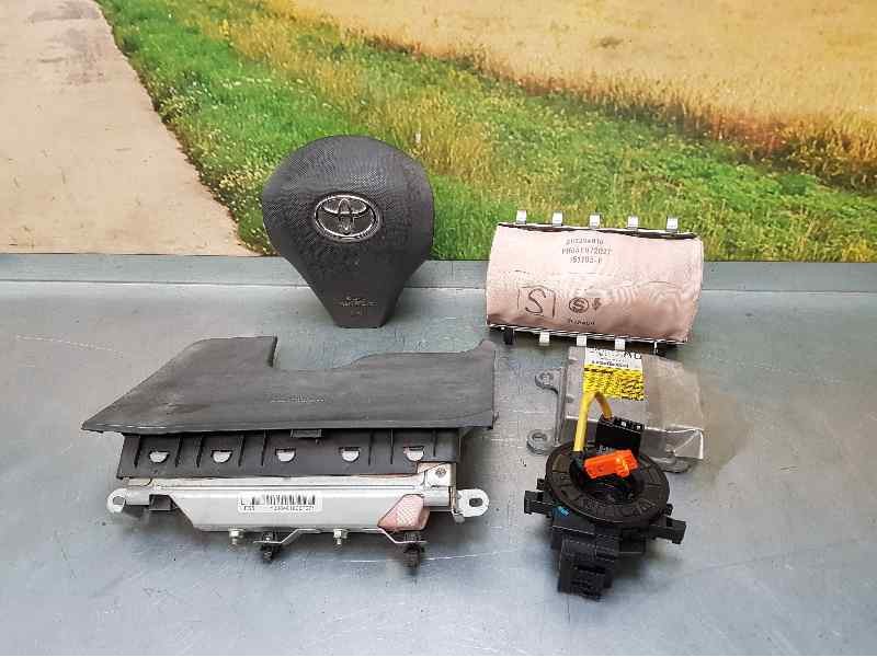 Recambio de kit airbag para toyota yaris (ksp9/scp9/nlp9) luna referencia OEM IAM 891700D220  