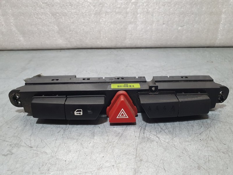 Recambio de warning para kia cee´d active referencia OEM IAM 937001H000 202006302 DECO