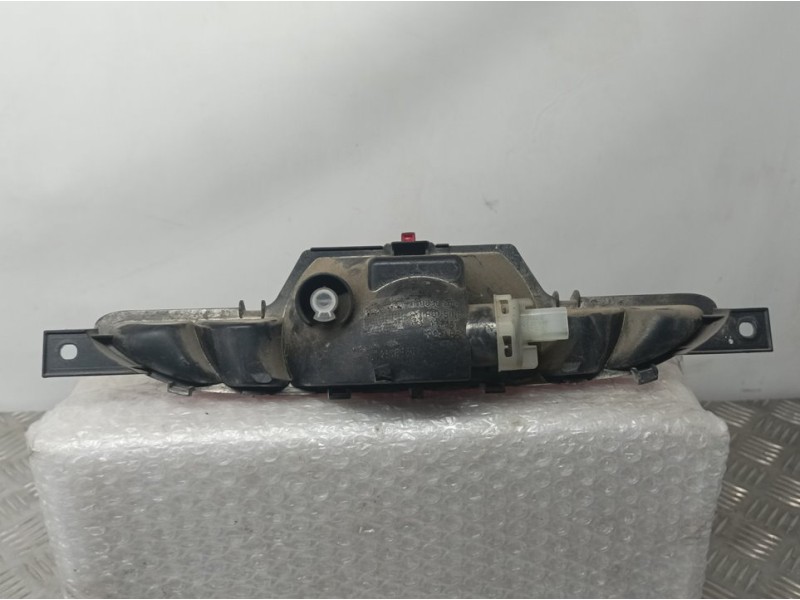 Recambio de piloto trasero central para peugeot 208 style referencia OEM IAM 9674308980  