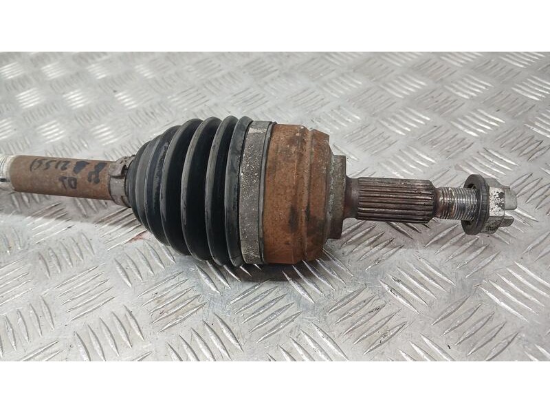 Recambio de transmision delantera derecha para dacia duster laureate 4x2 referencia OEM IAM 391003840R  