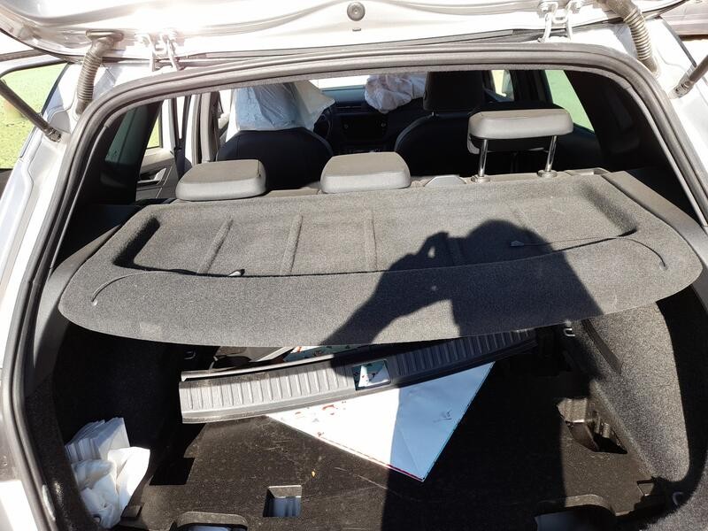 Recambio de bandeja trasera para seat arona (kj7, kjp) 1.0 tgi referencia OEM IAM 6F9867769B6E8  