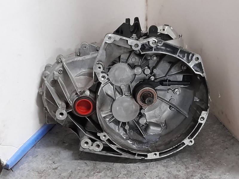 Recambio de caja cambios para ford focus turnier active referencia OEM IAM JX6R7002BHB 230119 6VELOCIDADES