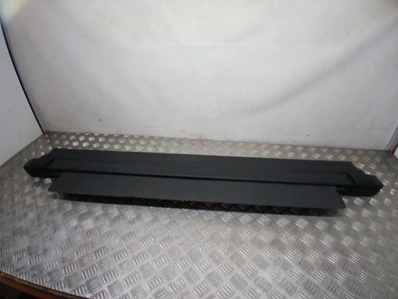 Recambio de bandeja trasera para volvo xc90 d5 summum (7 asientos) referencia OEM IAM 6992248  ROZADA