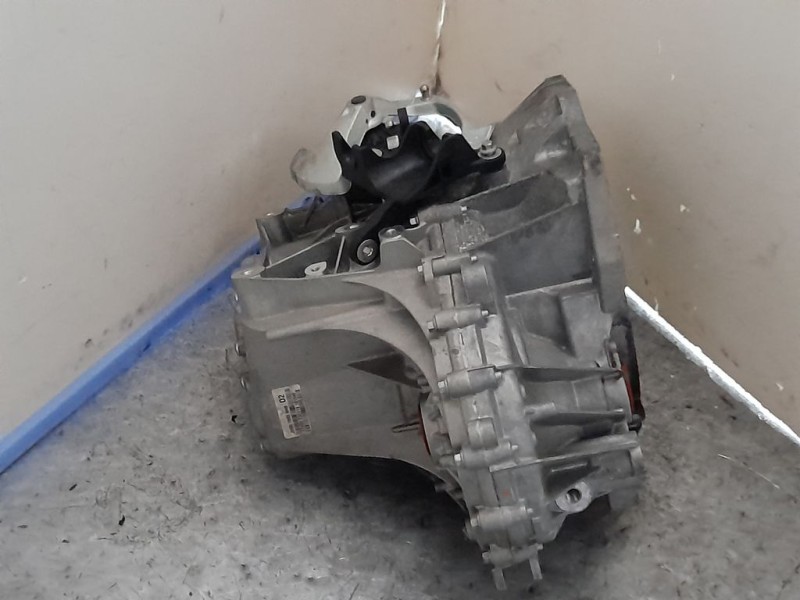 Recambio de caja cambios para ford focus turnier active referencia OEM IAM JX6R7002BHB 230119 6VELOCIDADES