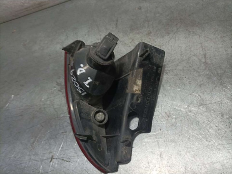 Recambio de piloto trasero derecho para renault espace iv (jk0) privilege referencia OEM IAM 8200027154  INFERIOR