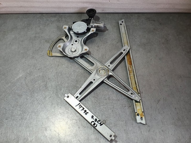 Recambio de elevalunas delantero derecho para toyota yaris active referencia OEM IAM 698100D300  ELECTRICO 6 PINES