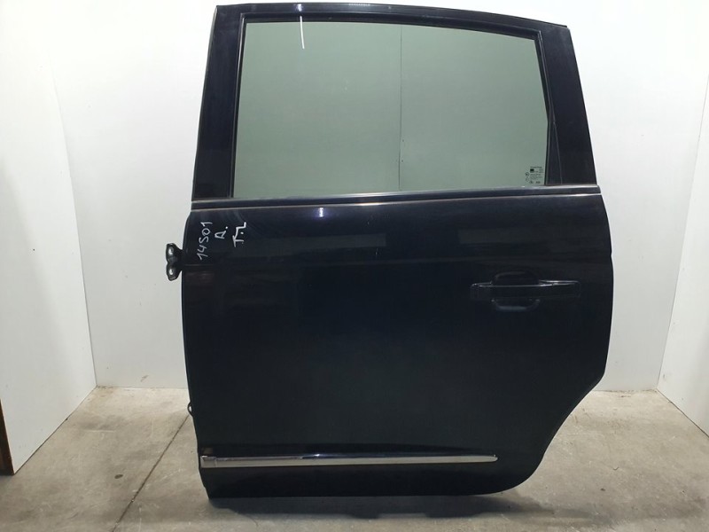 Recambio de puerta trasera izquierda para ssangyong rodius xdi referencia OEM IAM   