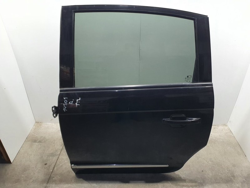 Recambio de puerta trasera izquierda para ssangyong rodius xdi referencia OEM IAM   