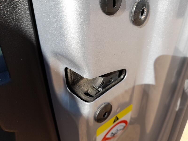 Recambio de cerradura puerta delantera derecha para seat arona (kj7, kjp) 1.0 tgi referencia OEM IAM 5TB837016D  