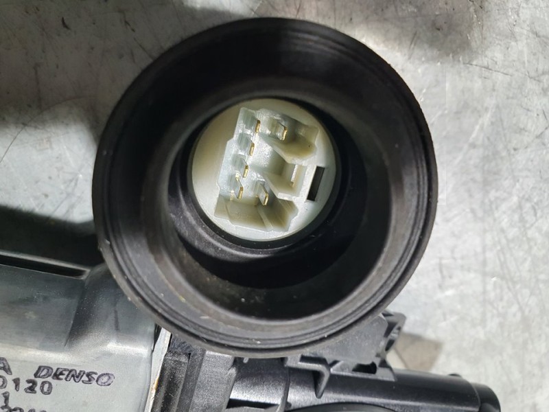 Recambio de elevalunas trasero derecho para toyota yaris active referencia OEM IAM 698300D230  ELECTRICO 6 PINES