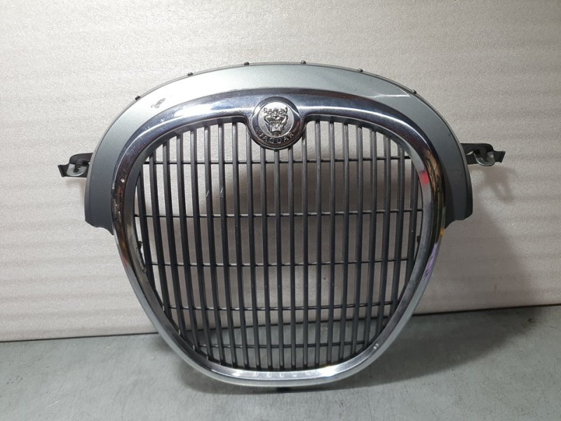 Recambio de rejilla delantera para jaguar s-type 2.7 v6 diesel executive referencia OEM IAM 4R838A100DB  