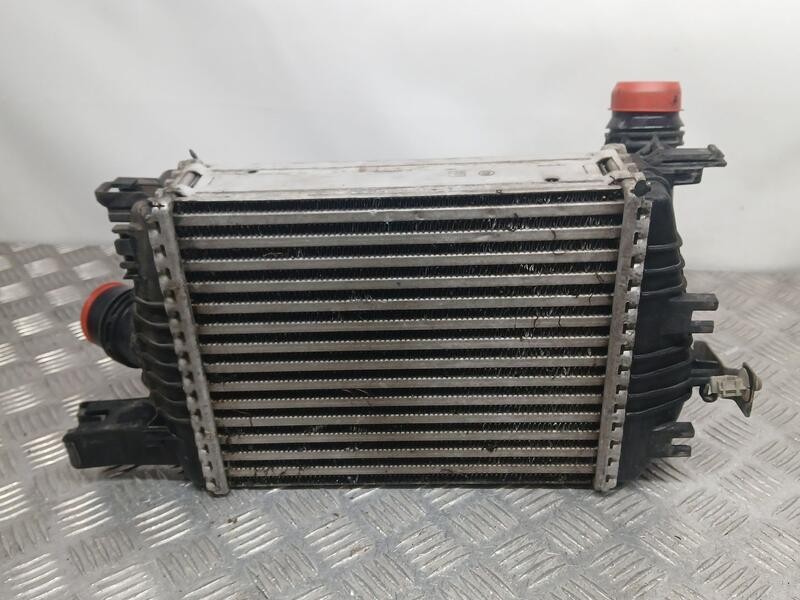 Recambio de intercooler para renault captur intens referencia OEM IAM 144961381R  