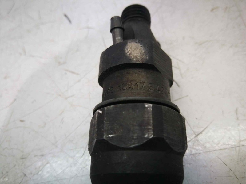Recambio de inyector para renault megane i berlina hatchback (ba0) 1.9 diesel referencia OEM IAM KCA17S42  