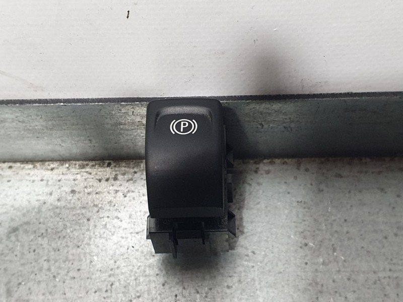 Recambio de boton freno mano electrico para opel zafira tourer excellence referencia OEM IAM 22894663  
