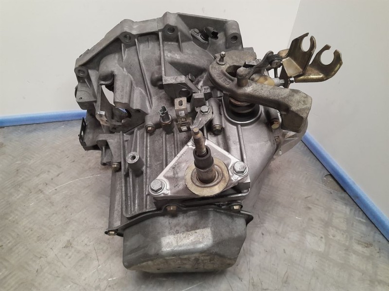 Recambio de caja cambios para peugeot 607 (s1) pack referencia OEM IAM 20UE06 0665530 5VELOCIDADES