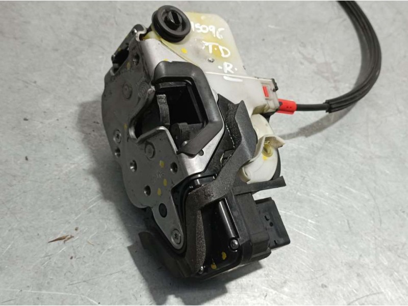 Recambio de cerradura puerta trasera derecha para opel zafira tourer edition referencia OEM IAM A046818  VELECTRICA