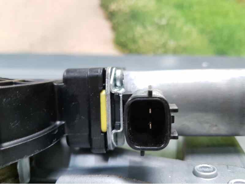 Recambio de elevalunas delantero derecho para dacia sandero basis referencia OEM IAM 807209299R 2 PINS ELECTRICO