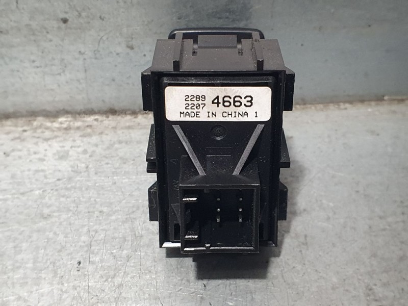 Recambio de boton freno mano electrico para opel zafira tourer excellence referencia OEM IAM 22894663  