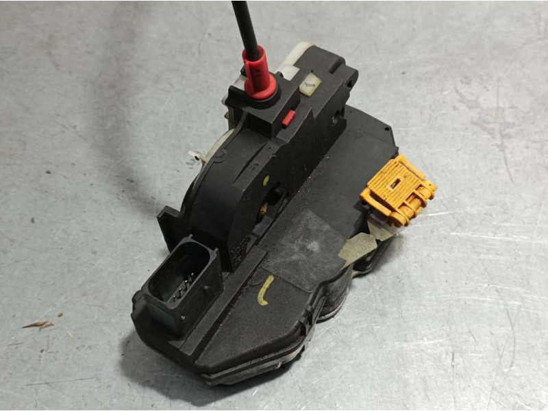 Recambio de cerradura puerta trasera derecha para opel zafira tourer edition referencia OEM IAM A046818  VELECTRICA