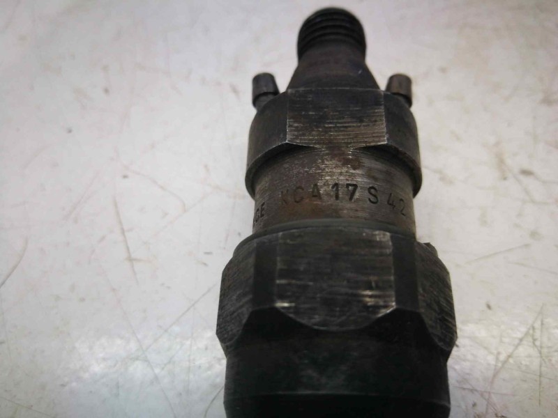 Recambio de inyector para renault megane i berlina hatchback (ba0) 1.9 diesel referencia OEM IAM KCA17S42  