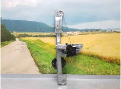 ELEVALUNAS DELANTERO IZQUIERDO 807213282R 2 PINS ELECTRICO