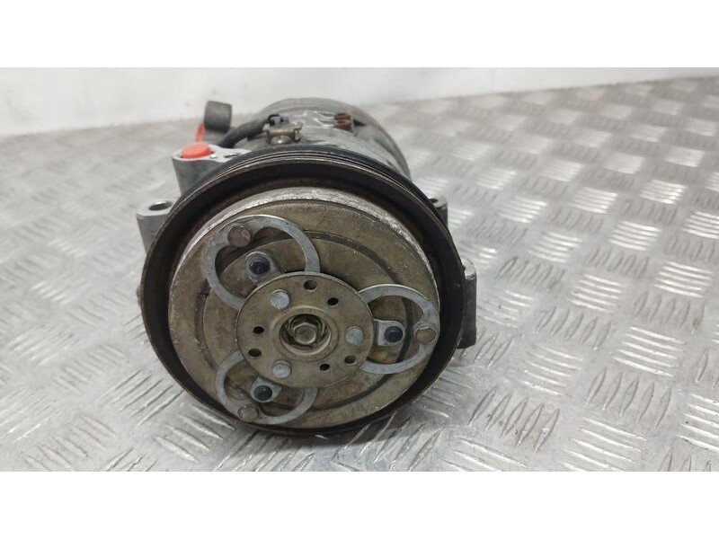 Recambio de compresor aire acondicionado para nissan almera (n15) gx referencia OEM IAM 926001M018 CALSONIC DKV11D