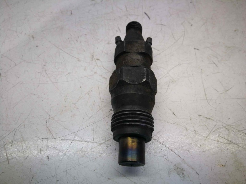 Recambio de inyector para renault megane i berlina hatchback (ba0) 1.9 diesel referencia OEM IAM KCA17S42  