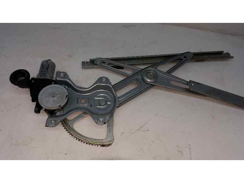 Recambio de elevalunas delantero derecho para toyota auris básico referencia OEM IAM  6 PINS ELECTRICO