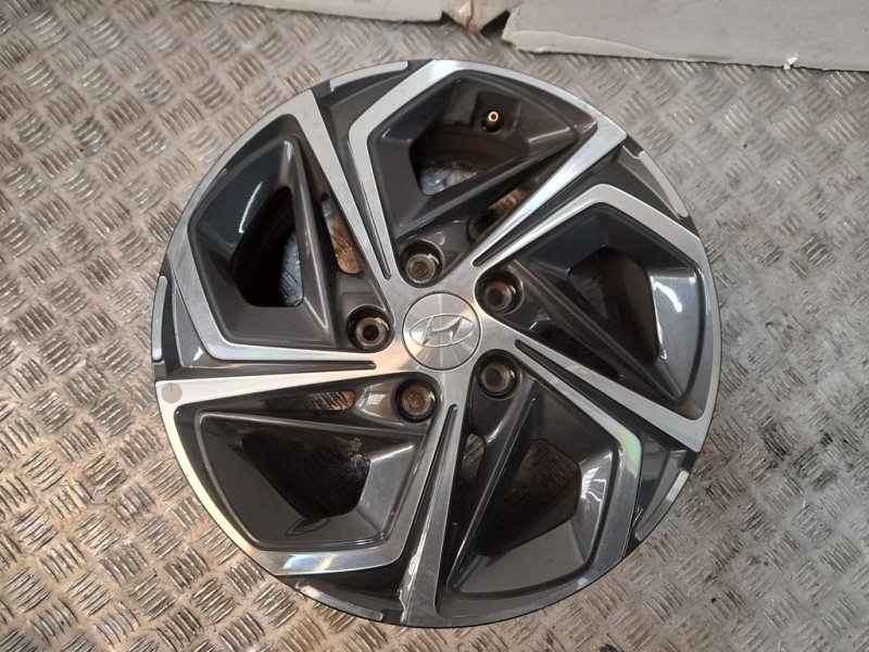 Recambio de llanta para hyundai i30 fastback klass referencia OEM IAM  ALUMINIO 6 , 5X16 5 TORN ET 50