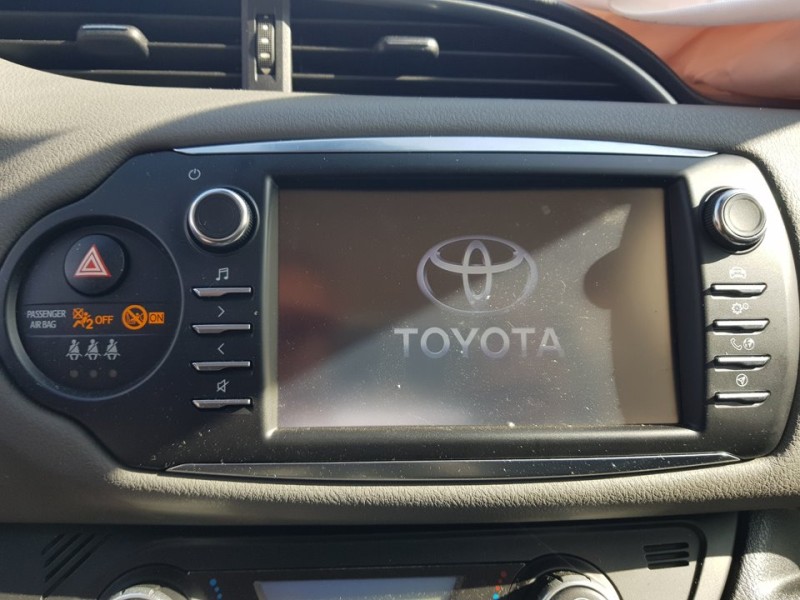 Recambio de sistema navegacion gps para toyota yaris active referencia OEM IAM 861400D320 1390005170C101 FUJITSU