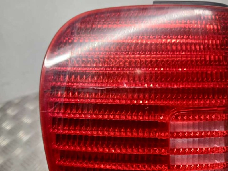 Recambio de piloto trasero izquierdo para volkswagen polo berlina (6n2) trendline referencia OEM IAM 6N0945095H  TOCADO