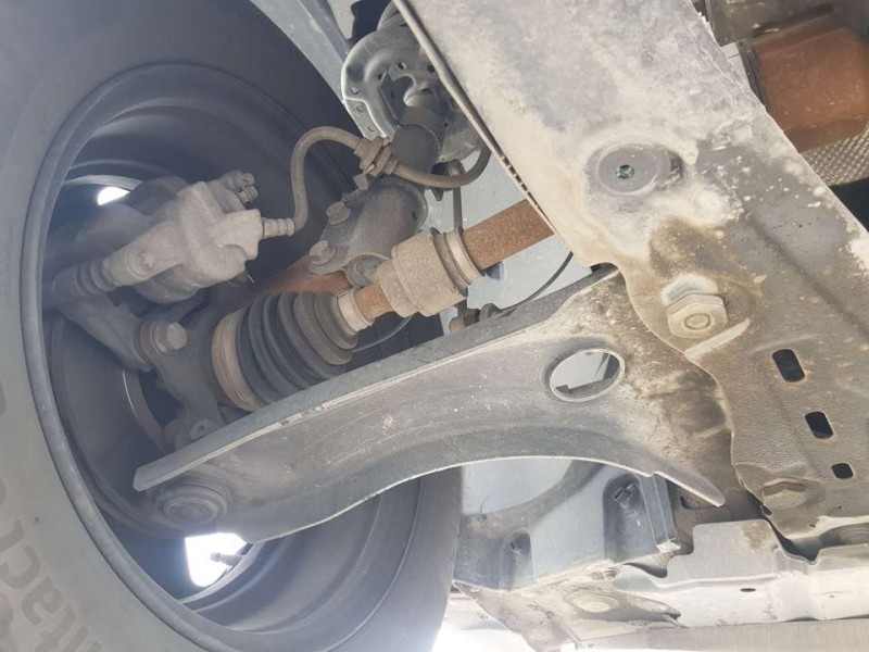 Recambio de brazo suspension inferior delantero derecho para dacia sandero stepway referencia OEM IAM 545041584R  