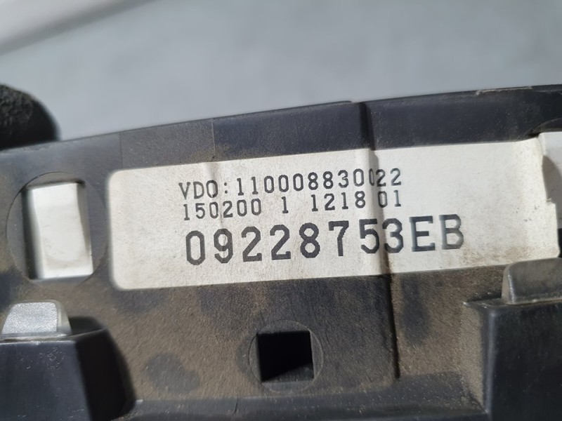 Recambio de cuadro instrumentos para opel astra g berlina comfort referencia OEM IAM 09228753EB 110008830022 VDO