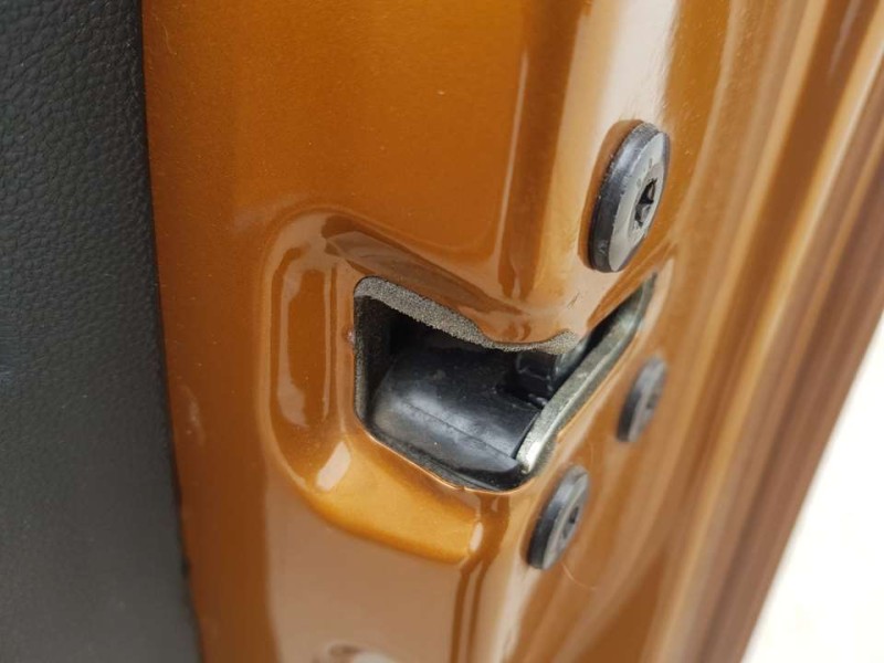 Recambio de cerradura puerta delantera derecha para dacia sandero stepway referencia OEM IAM 805028269R  