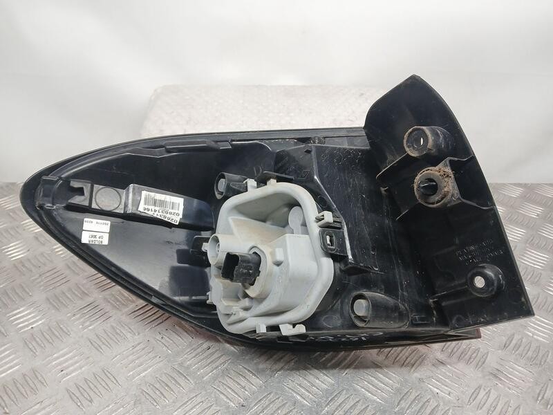 Recambio de piloto trasero derecho para renault captur intens referencia OEM IAM 265500762R  EXTERIOR