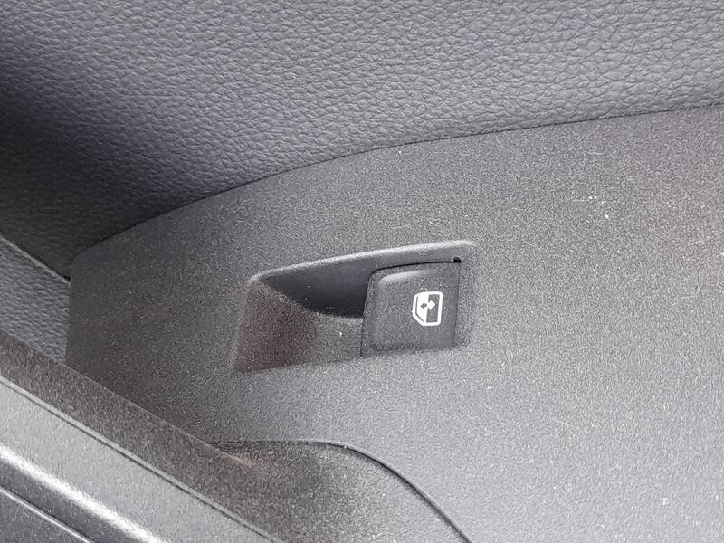 Recambio de mando elevalunas delantero derecho para seat arona (kj7, kjp) 1.0 tgi referencia OEM IAM 6F0839462D  