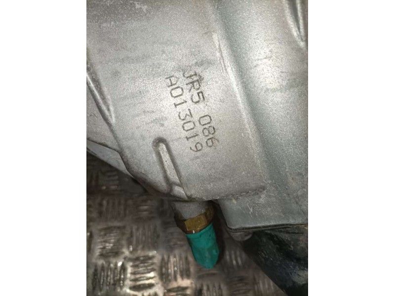 Recambio de caja cambios para dacia sandero stepway essential referencia OEM IAM JR5086 A013019 5VELOCIDADES