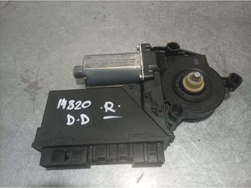 Recambio de motor elevalunas delantero derecho para audi a4 berlina (8e) 1.8 t referencia OEM IAM 8E1959802H 105841204 SIEMENS V