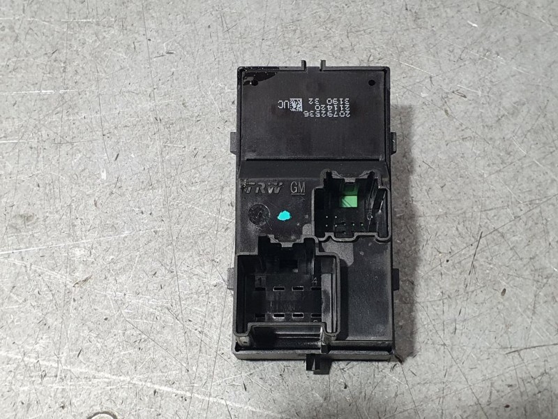 Recambio de mando elevalunas delantero derecho para chevrolet cruze lt referencia OEM IAM 20792536  