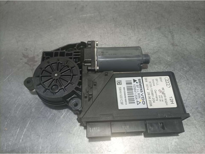 Recambio de motor elevalunas delantero derecho para audi a4 berlina (8e) 1.8 t referencia OEM IAM 8E1959802H 105841204 SIEMENS V