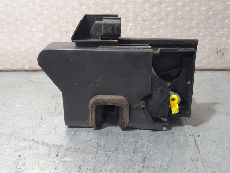 Recambio de cerradura puerta trasera izquierda para dacia sandero stepway referencia OEM IAM 825033052R  2 PINES