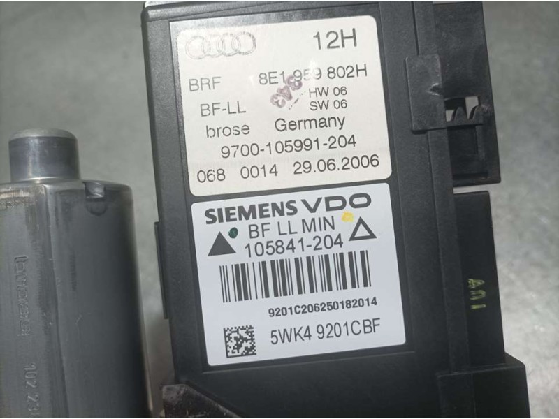 Recambio de motor elevalunas delantero derecho para audi a4 berlina (8e) 1.8 t referencia OEM IAM 8E1959802H 105841204 SIEMENS V