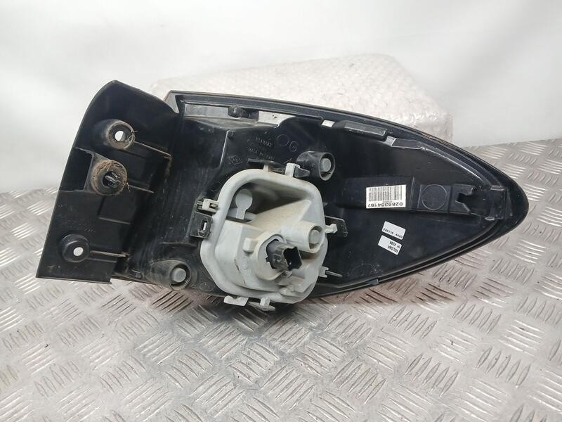 Recambio de piloto trasero izquierdo para renault captur intens referencia OEM IAM 265557367R  EXTERIOR