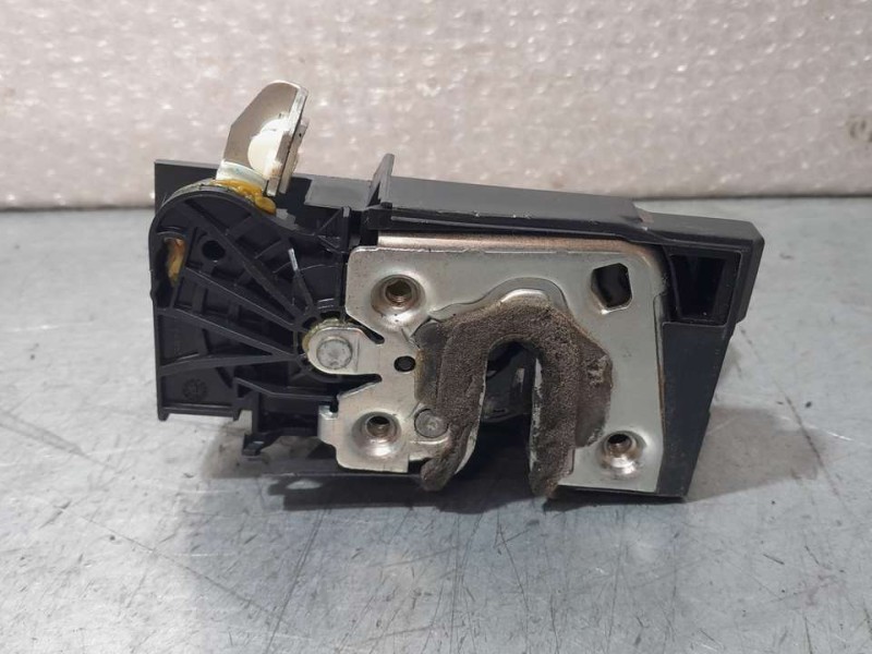 Recambio de cerradura puerta trasera izquierda para dacia sandero stepway referencia OEM IAM 825033052R  2 PINES