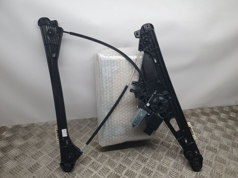 Recambio de elevalunas delantero izquierdo para peugeot 3008 allure referencia OEM IAM 9830389380  ELECTRICO