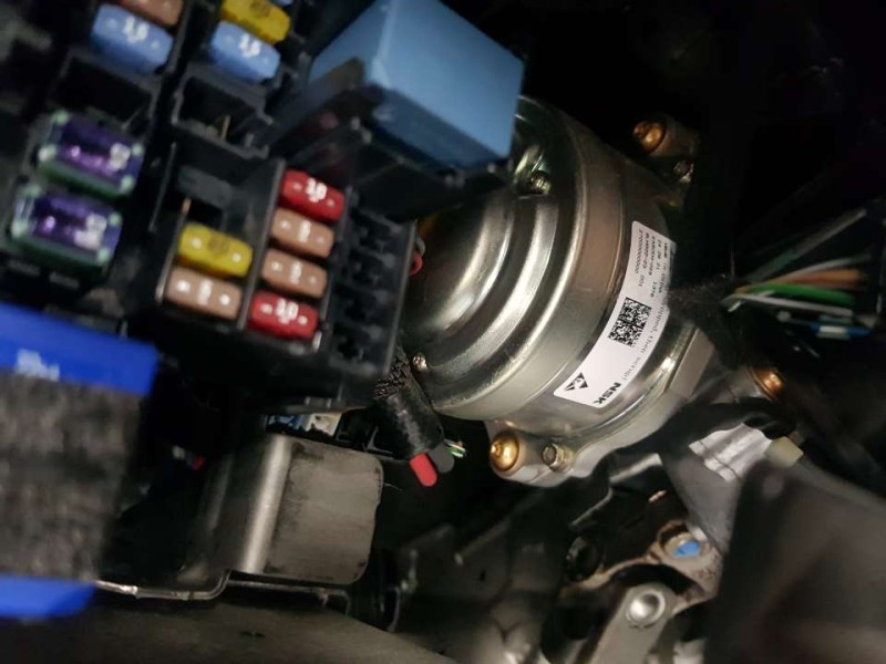 Recambio de columna direccion para dacia sandero stepway referencia OEM IAM 488108669R  ELECTRO-MECANICA