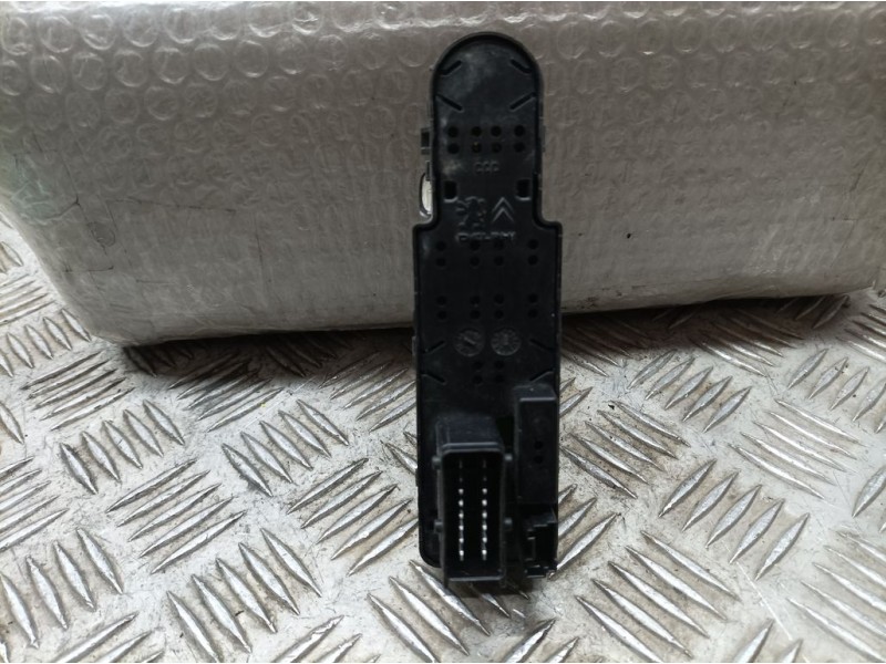 Recambio de mando elevalunas delantero izquierdo para citroën ds3 limited edition referencia OEM IAM 98012507XT  